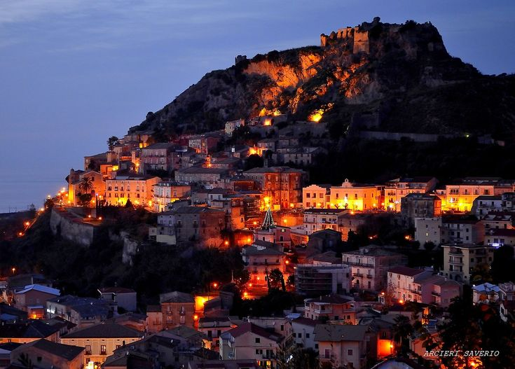 Amantea centro storico di notte